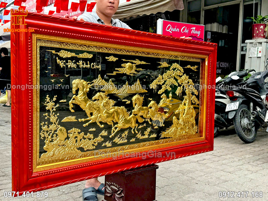 Bức tranh mã đáo thành công mạ vàng mang ý nghĩa thành công